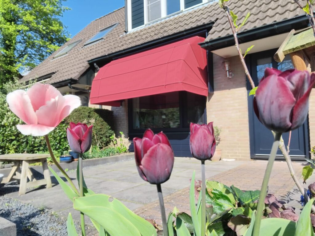 Markies opgehangen in Bennekom door Zon & Woning